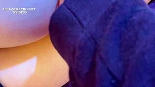 me encuentro a mi hermanastra en su habitacion la follo duro doggystyle con facial