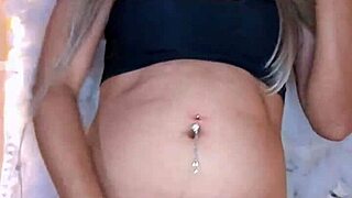 I admire this hermosa travesti gently touching the polla with care.