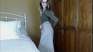 Stunning Woman In Glasses Strips Down, Oh My God!