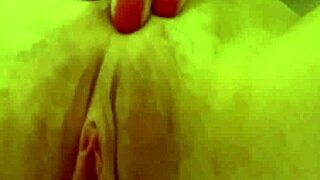 i capture my underwater pussy shaving session up close