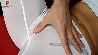 He fucks my ass bareback until cumming inside, one of my fans took me to the hotel without telling my husband