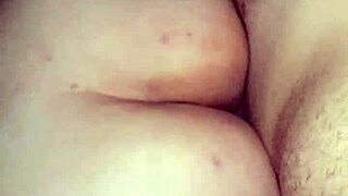 Novinha Gordinha Sentando Gostoso on Lover While Husband Works