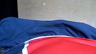 Ik bood geld voor haar kont en ze kon niet weerstaan