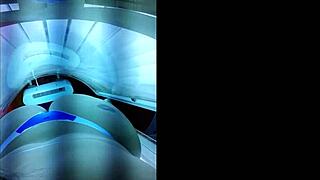 me preparando para o amante na cabine de bronzeamento artificial - acesso ao whatsapp e conteúdos www bumbumgigante com - participe dos meus vídeos