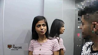 hermanastra comes and i follow the story in spanish