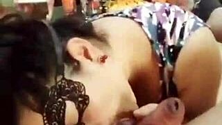 Mamada con antifaz deepthroat blowjob