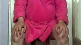 Shy bisexual amateurs naked and craving pee play