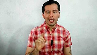 Supervisor Casado De La Maquiladora Penetra A Pelo A Su Empleado En Los Baños En El Turno Nocturno Relato Sexual