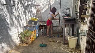 couldn’t resist hijastra’s ass in that skirt, huh?