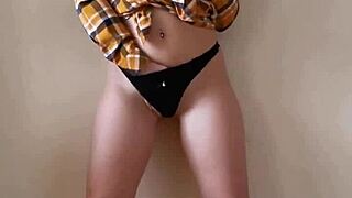 Young Big Ass Slut Masturbates Intensely