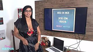 Aluno Goza Na Boca Da Professorinha Gostosa - Leo Ogro