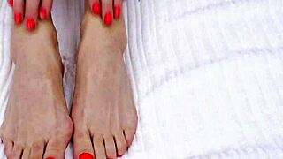 Canadian milf janice puts her massager to good use