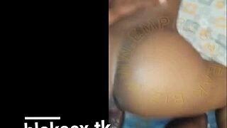 African girl gets fucked doggy!