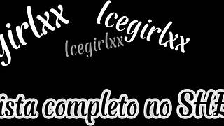 Den frække veninde får sugeknul fra blondinen der viser frem på videoopkald.