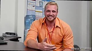 Wow, bodybuilder's raw bareback gay sex on first workday!