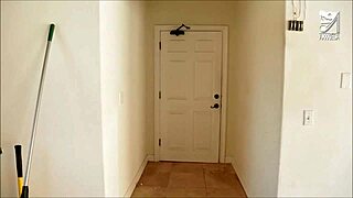 mexican exterminator fucks milf eva karera with huge tits