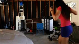 mexican exterminator fucks milf eva karera with huge tits