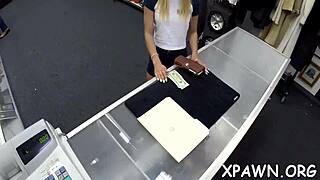 Babe Boldly Shows Cunt And Sucking Skills In Amateur Scene