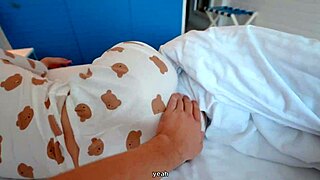 클럽 낯선 여자인 줄 알았더니 의붓언니랑 쳐박았어?