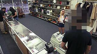 Babe Boldly Shows Cunt And Sucking Skills In Amateur Scene