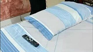 a friend misses her old prepago job, bored as a receptionist