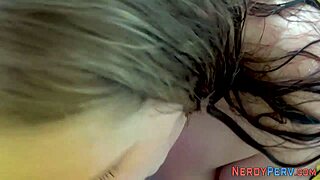 Amateur Blowjob to Nerd in HD