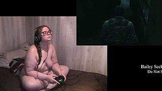 naked brunette bbw plays last of us part 2