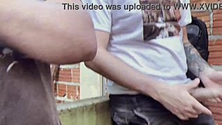 Chupei o nerdola da minha sala pra ele me ajudar na prova de matem�tica se n�o der certo vou ter que chupar meu professor tamb�m mas ele tem o pau min�sculo