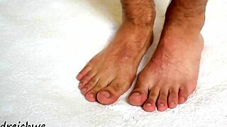 i admire the big feet of this man in high definition gay fetish