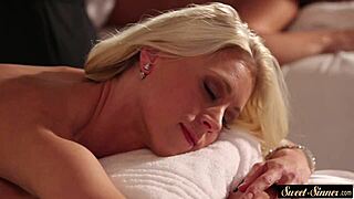 Hey MILF, getting pussyfucked after that hot massage feels good