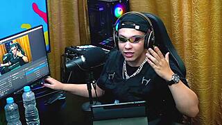 Flora VIP Exposes Natural Tits in Podcast, Ruan Shows Cock