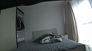 Esposa Russa se Vinga do Corno Metendo com o Melhor Amigo em Sexo Tabu