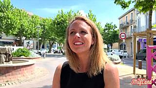 I'm Julie, seeking pleasure