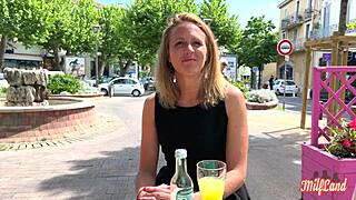 I'm Julie, seeking pleasure