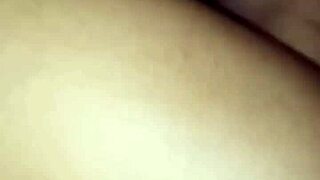 casada recebe duas gozadas dentro da bucetinha em cena de cuckold