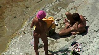 Beach couple bangs hard in steamy amateur session