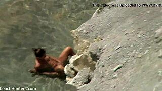 Beach couple bangs hard in steamy amateur session