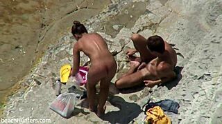 Beach couple bangs hard in steamy amateur session