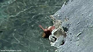 Beach couple bangs hard in steamy amateur session