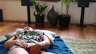 Yanks Chesty Eva Moore Masturbates with Intense Climax