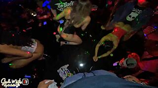 Moj fant nas jebe na live pred vsemi v hlevu Mexicalija