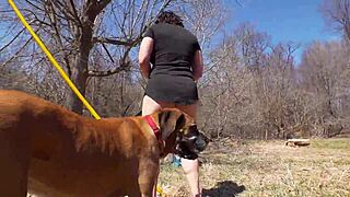 What makes this big ass milf flash outdoors?