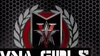 lauren phillips delivers a steamy solo show with dildo fucking and big pussy lips