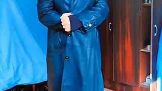 Twerking big white ass sissy rides hard in amateur gay clip