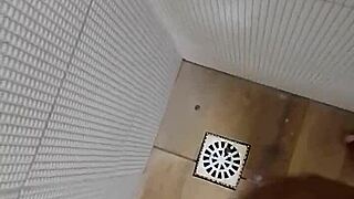 Moreno gostoso punheta com gozada perfeita, você vai adorar?