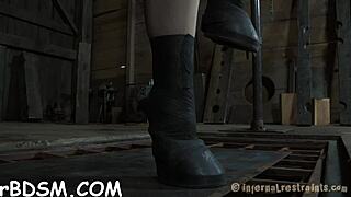 Asılmış Kız Boğazına Zorla Am Oynuyor Dayanır mısın?