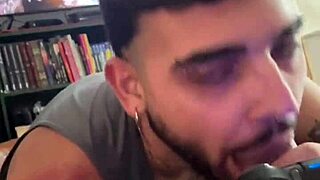 Mamando Dotado Enquanto Ele Joga Video Game Part2