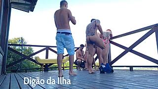 Suruba ao na sacada é gostosa demais
