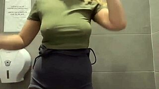 Extreme Fingering Pussy Close Up