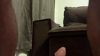 Dotado Do Cucetao Enfiando Dildo Grosso No Cu!